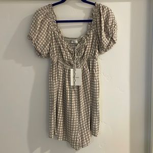 Grey and white romper. Small